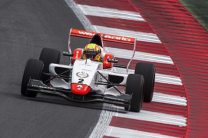 Spielberg: Norris vence a Defourny en la Carrera 1