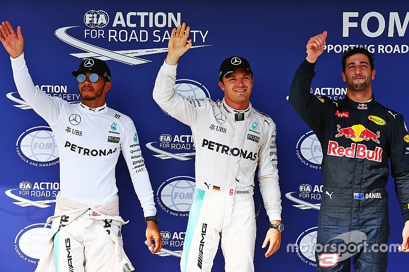 Polesitter Nico Rosberg, Mercedes AMG F1, second place Lewis Hamilton, Mercedes AMG F1, third place