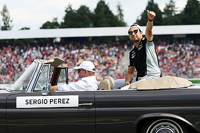 Pérez, pinta de blanco