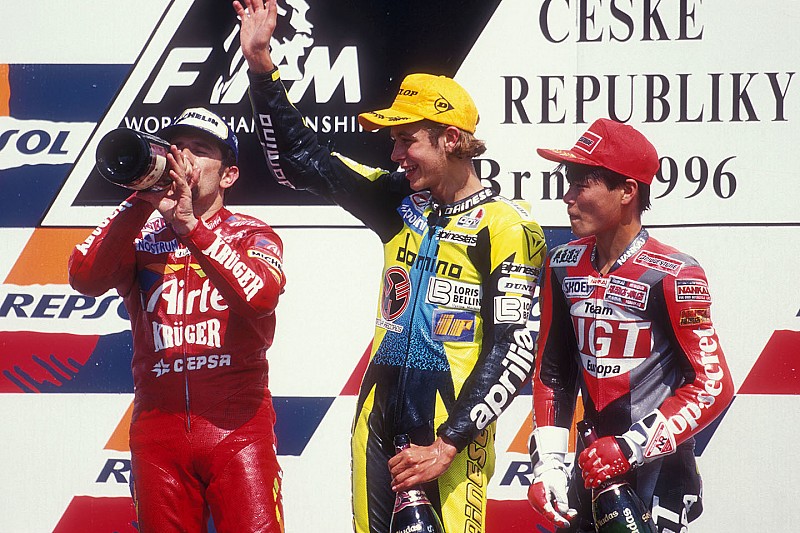 Podium: winner Valentino Rossi, second place Jorge Martínez, third place Tomomi Manako