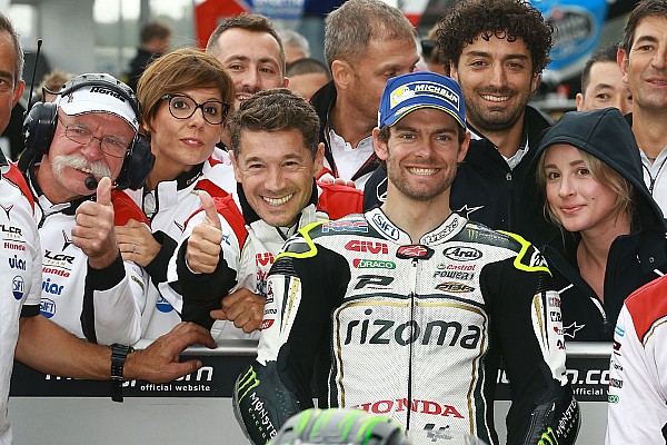 Crutchlow se quedó con la pole en Silverstone bajo la lluvia