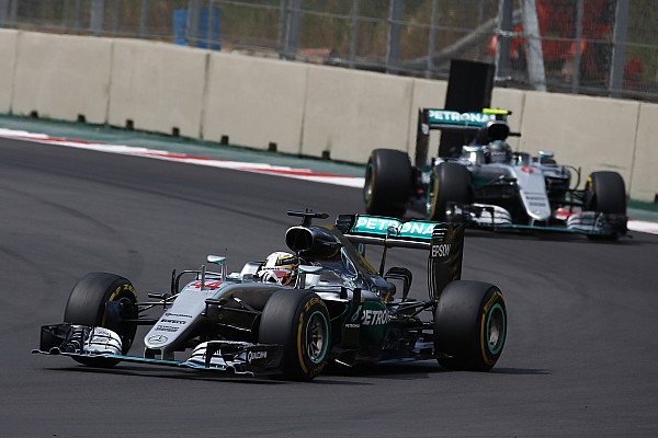 La victoria de Hamilton se debi&oacute; a "circunstancias &uacute;nicas", dice Rosberg