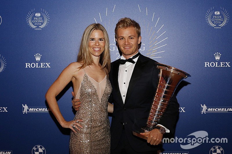 Campeón del mundi de Fórmula 1 Nico Rosberg y su esposa Vivian