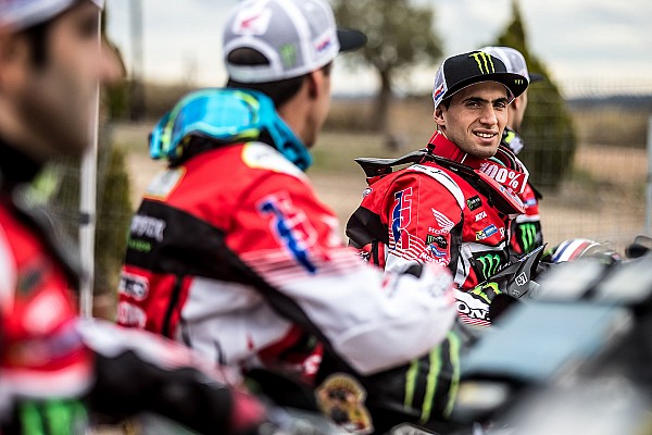 Kevin Benavides es duda para el Dakar 2017 tras una ca&iacute;da