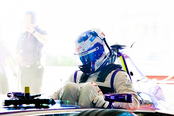 Jugador profesional de video juegos, Carroll entrena con Bird para Las Vegas