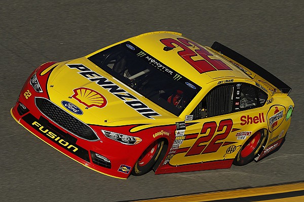Logano gan&oacute; el Daytona Clash