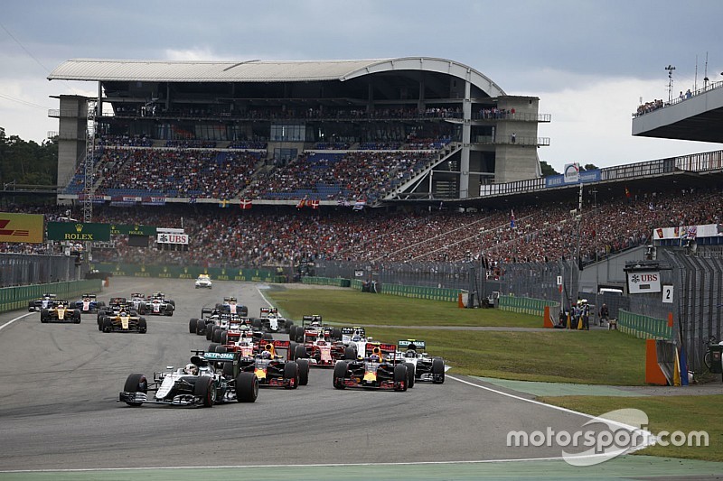 Lewis Hamilton, Mercedes AMG F1 W07 Hybrid leads at the start of the race