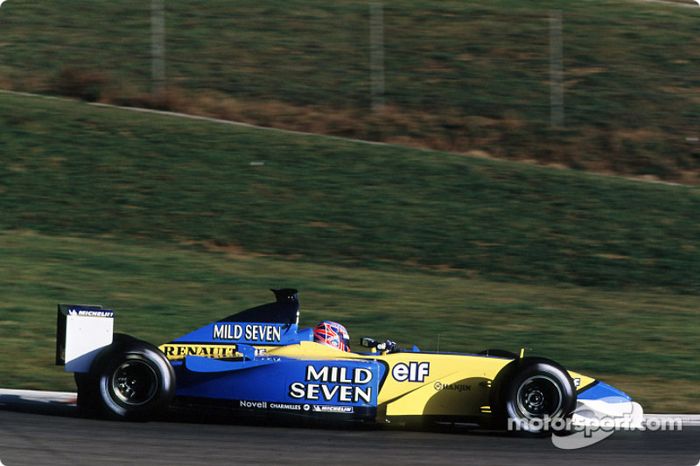 A equipe mudou de nome em 2002, para Renault, mas não de piloto
