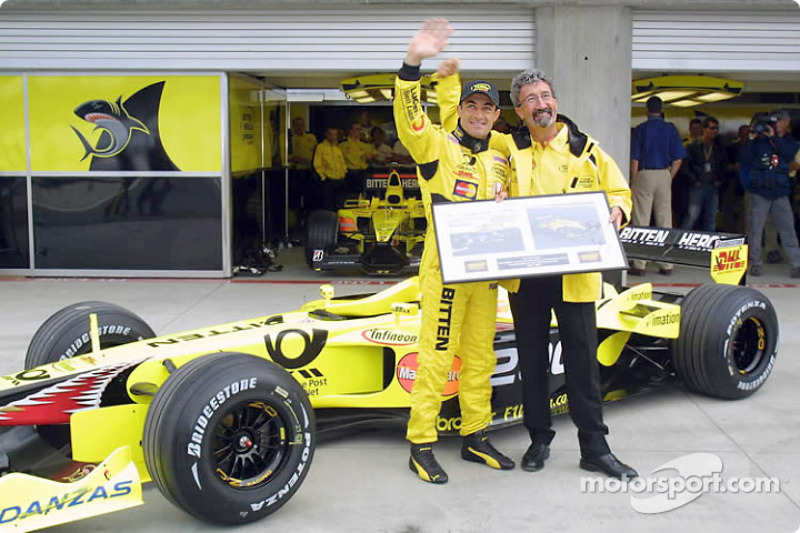 Jean Alesi celebrating his 200th Grand Prix with Eddie Jordan