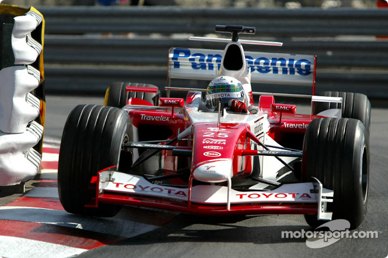 Allan McNish en la sesión de calentamiento