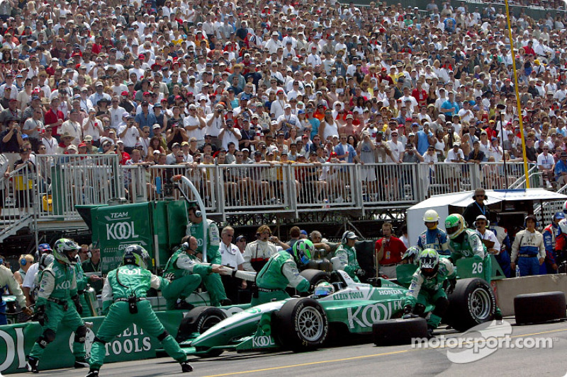 Arrêt au stand pour Paul Tracy