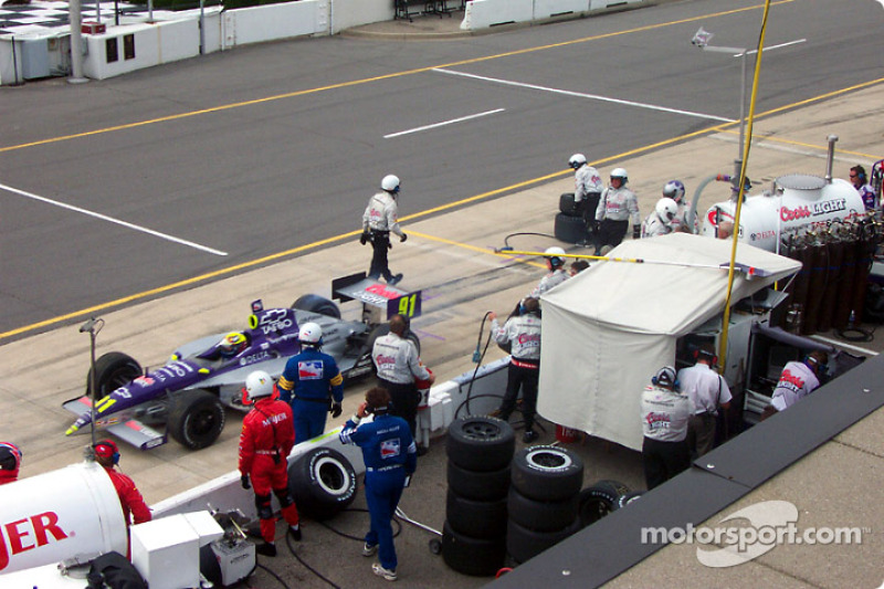 Arrêt au stand pour Buddy Lazier