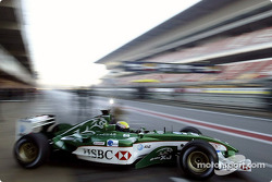 Mark Webber yeni Jaguar R4'ü test ediyor
