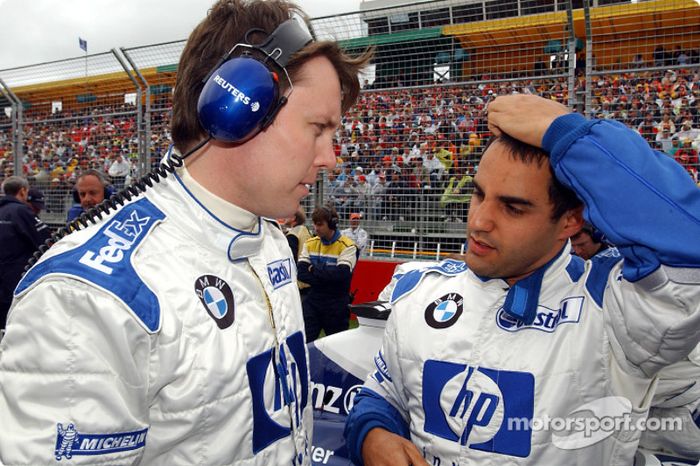 Sam Michael y Juan Pablo Montoya en la parrilla de salida