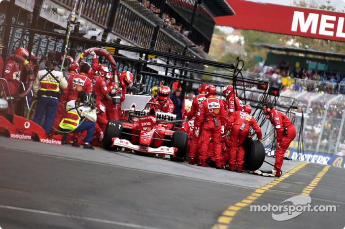 Parada de pits para Michael Schumacher