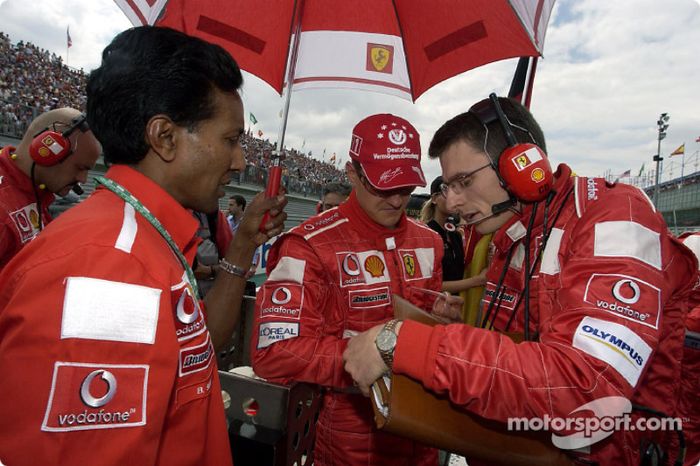 Michael Schumacher en la parrilla de salida