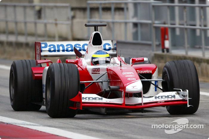 2003: Ricardo Zonta, piloto reserva e de testes do Toyota Toyota	TF103