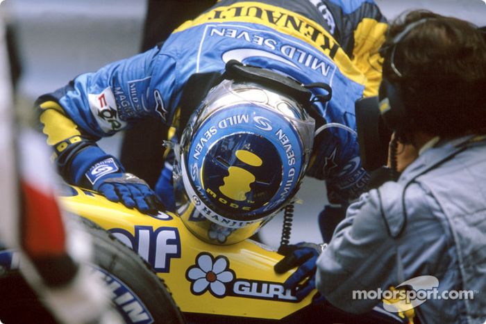 Jarno Trulli besos a su coche