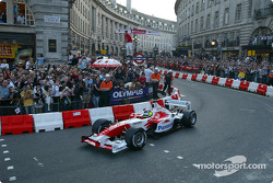 Cristiano da Matta in action on Regent Street