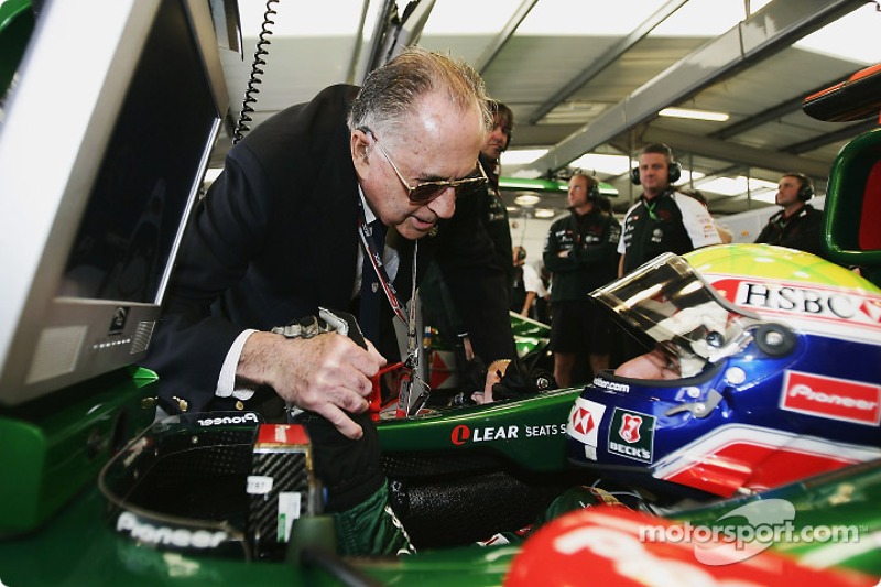 Sir Jack Brabham wishes good luck to Mark Webber