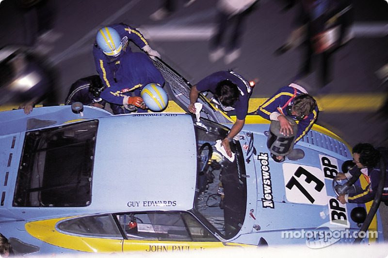 Pitstop for #73 JLP Racing Porsche 935 K3: John Paul, Guy Edwards, John Paul Jr.