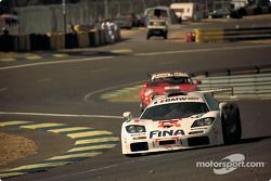 #38 Bigazzi Team McLaren F1 GTR: Jacques Laffite, Steve Soper, Marc Duez