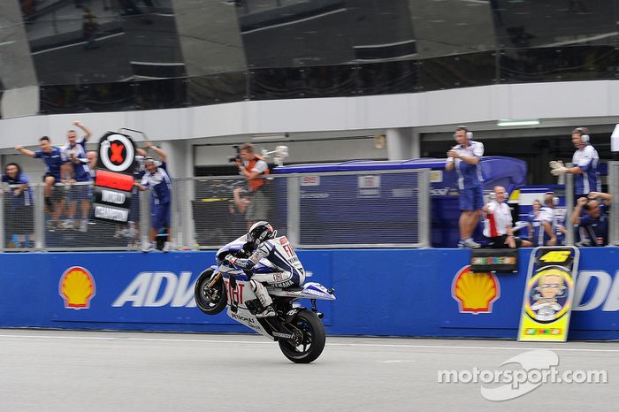 Jorge Lorenzo celebra el Fiat Yamaha Team de MotoGP 2010