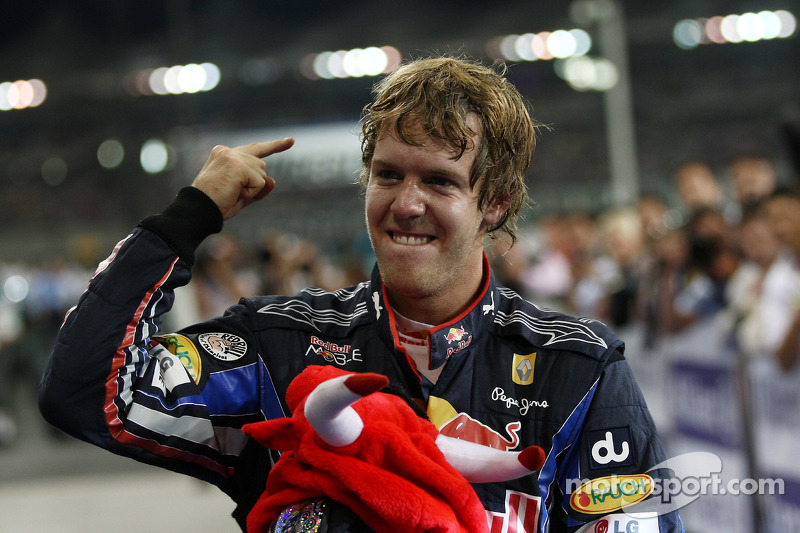 Переможець гонки та чемпіон світу 2010 року Себастьян Феттель, Red Bull Racing