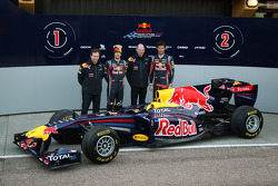 Кристиан Хорнер, руководитель команды Red Bull Racing, Себастьян Феттель, Red Bull Racing, Эдриан Нь