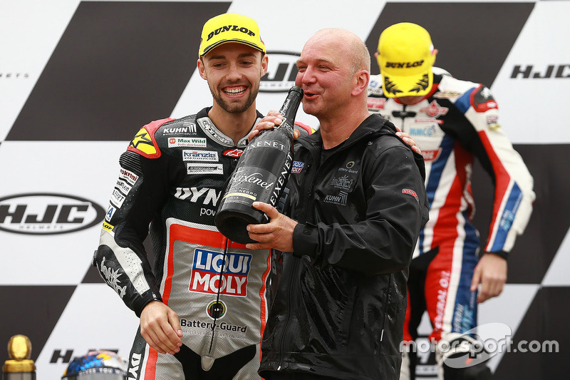 Podium: 1. Jonas Folger, Dynavolt IntactGP; Jürgen Lingg, Dynavolt IntactGP, Teammanager