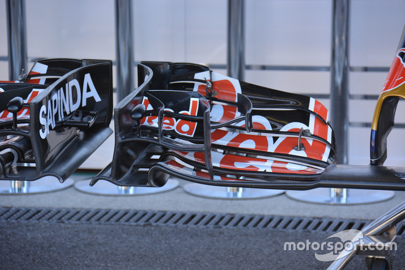 Toro Rosso STR 11: Frontflügel 2