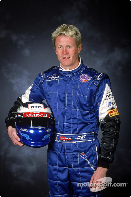 Scott Dixon in 2001, his first season in CART Indy car racing. He would finish eighth in the points race for PacWest that year. 