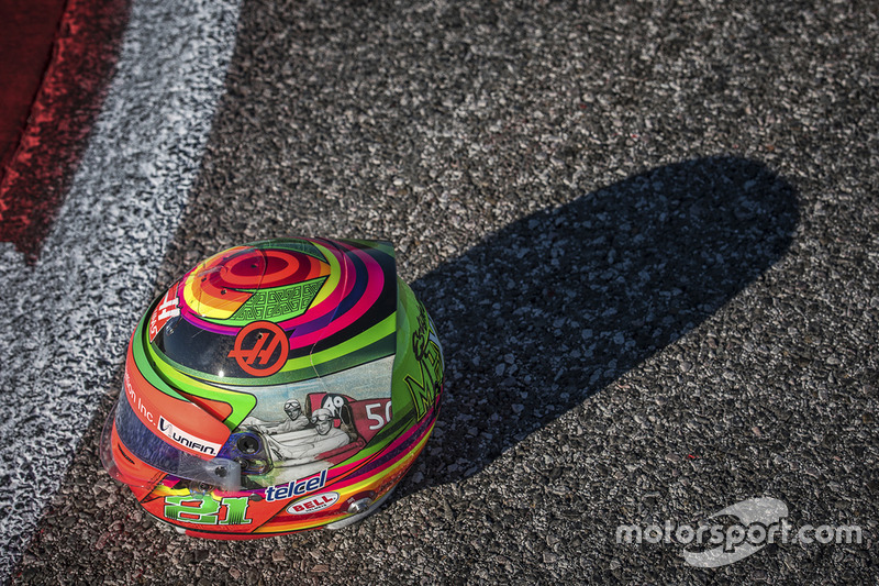 Helm pembalap Haas F1, Esteban Gutierrez, edisi spesial GP Meksiko