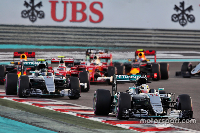 Lewis Hamilton, Mercedes AMG F1 W07 Hybrid, Nico Rosberg, Mercedes AMG F1 W07 Hybrid