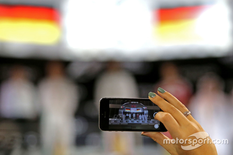 Ніко Росберг, Mercedes AMG F1, Льюіс Хемілтон, Mercedes AMG F1 та Себастьян Феттель, Scuderia Ferrari