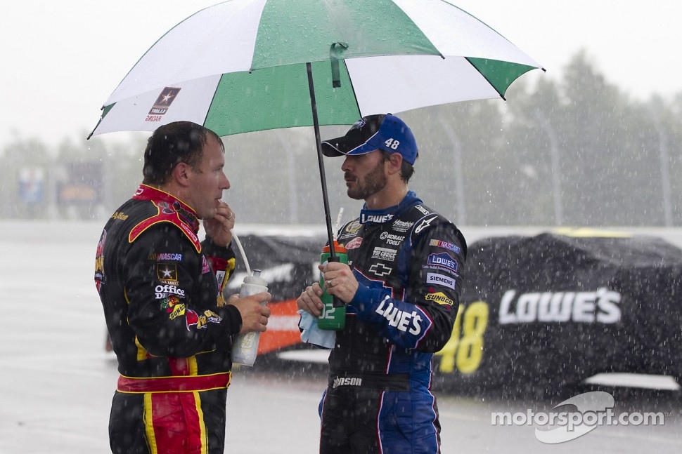 Ryan Newman, Stewart-Haas Racing Chevrolet and Jimmie Johnson, Hendrick Motorsports Chevrolet talk during a red flag due to rain