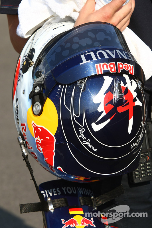 Sebastian Vettel, Red Bull Racing helmet at Japanese GP