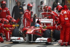 Fernando Alonso, Scuderia Ferrari pit stop