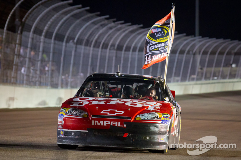 Homestead 2011: Knappe Niederlage im Titelkampf gegen Tony Stewart