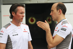 Sam Michael, Mclaren Mercedes Sporting Director met Phil Prew, Mclaren Mercedes Race Engineer