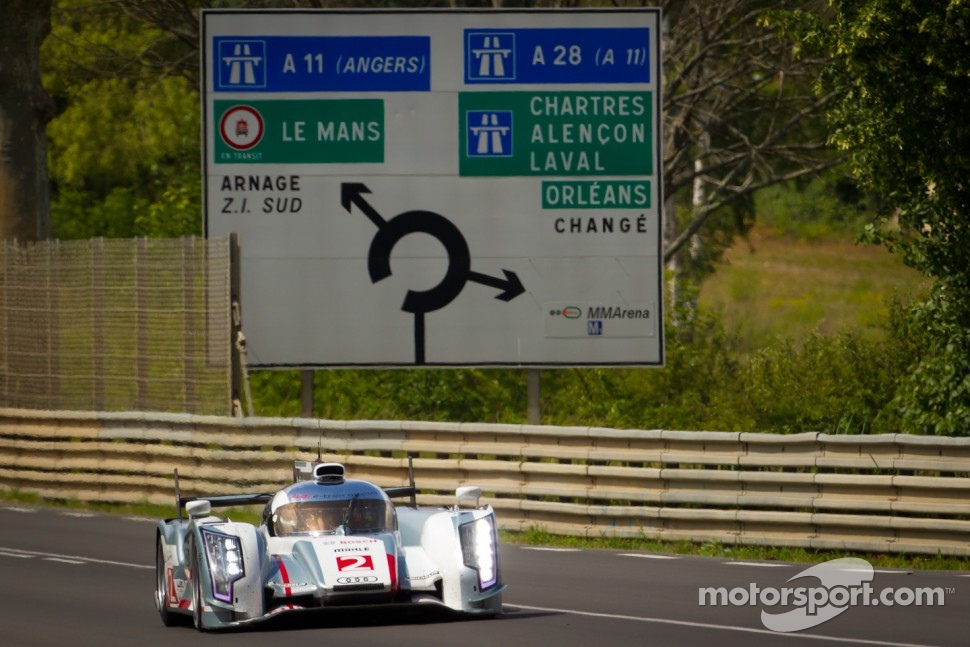 #2 Audi Sport Team Joest Audi R18 E-Tron Quattro: Rinaldo Capello, Tom Kristensen, Allan McNish