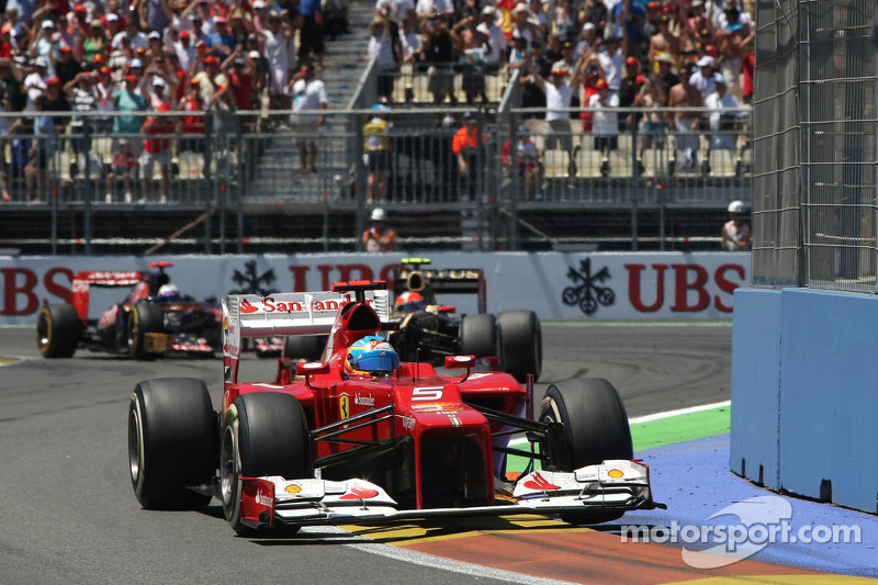 Valencia 2012 : grandes célébrations avec Schumi sur le podium!
