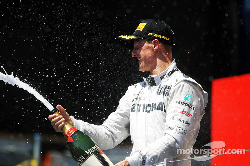 Michael Schumacher, Mercedes AMG F1 celebra su tercer  lugar en el podio