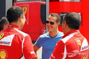 Michael Schumacher, Mercedes AMG F1 talks with former Ferrari colleagues