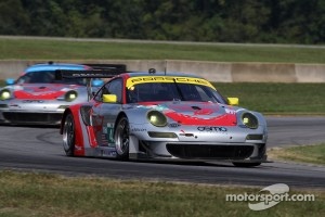 #45 Flying Lizard Motorsports Porsche 911 GT3 RSR: Jörg Bergmeister, Patrick Long