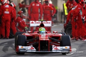 Felipe Massa, Ferrari makes a pit stop