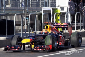 Sebastian Vettel, Red Bull Racing running flow-vis paint