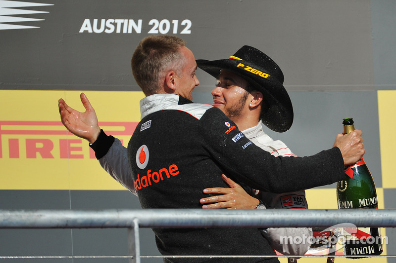 Podio: ganador de la carrera Lewis Hamilton, McLaren Mercedes, celebra con el director del equipo Ma