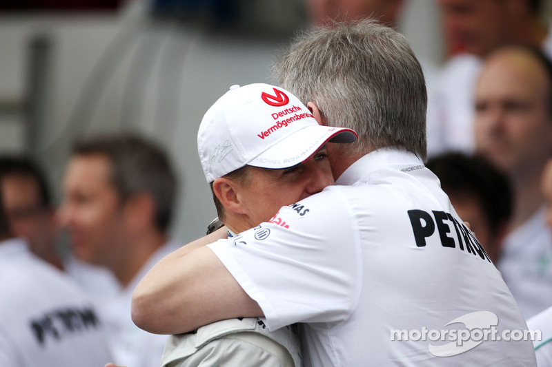 Michael Schumacher, Mercedes GP, und Ross Brawn, Mercedes GP, Teamchef