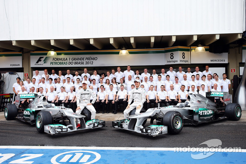 Michael Schumacher, Mercedes AMG F1, e Nico Rosberg, Mercedes AMG F1